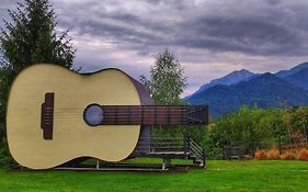 Guitar House - Symphony Resort
